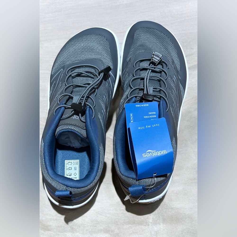 NEW WateLves Barefoot Trail Running Shoes US Men 7 / Women 9)